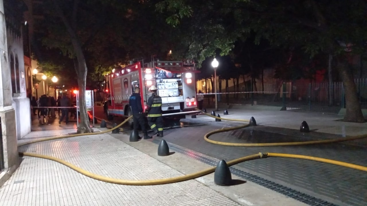 Incendio En Recoleta La Defensoría Presente En La Emergencia