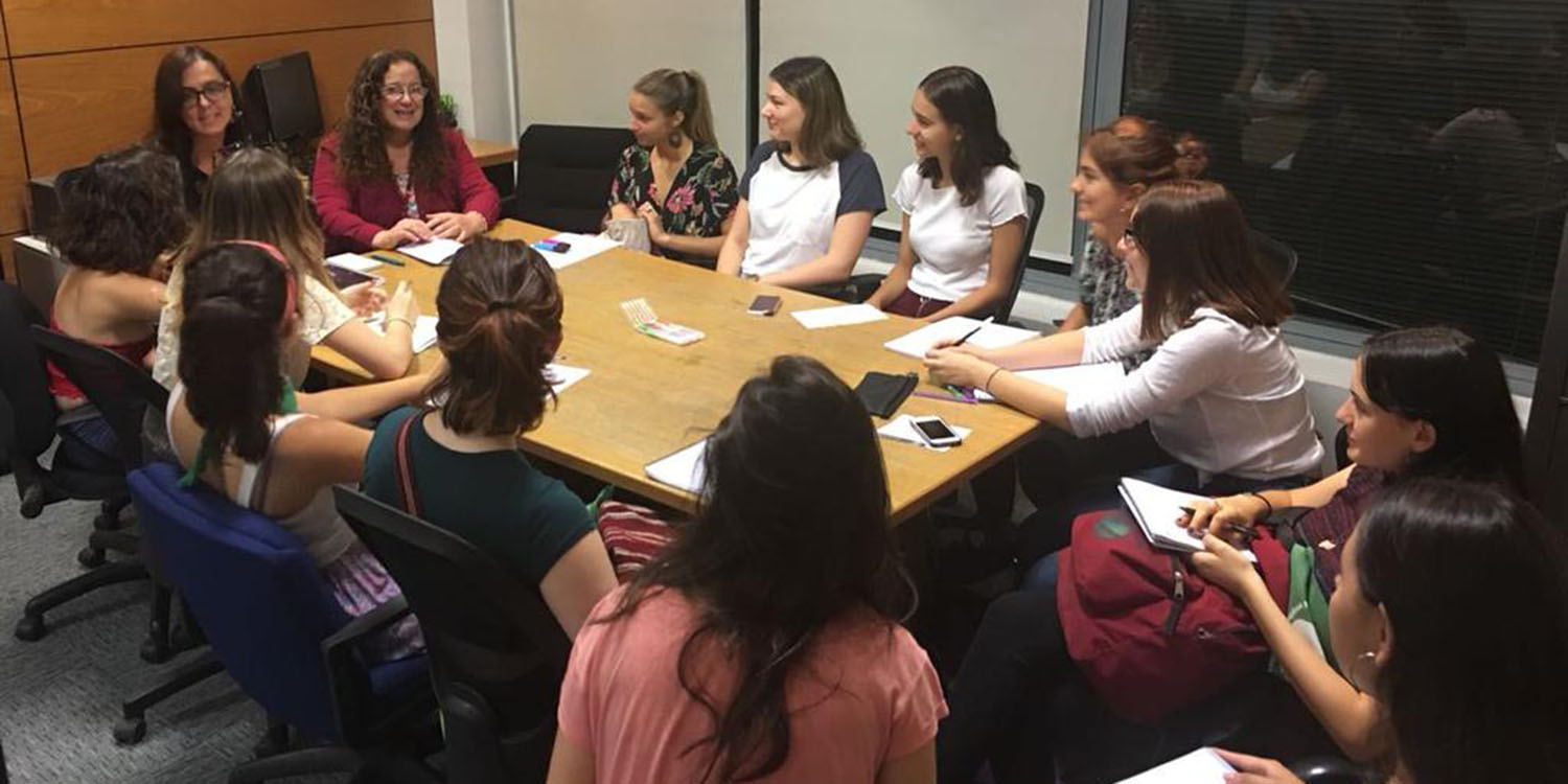 con alumnas del Buenos Aires_1500x750