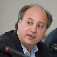 Dr. Víctor Abramovich