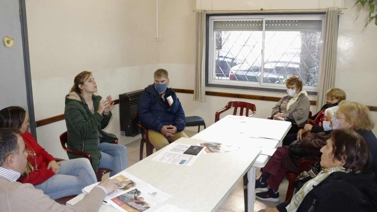 Foto-gacetilla-Taller-sobre-prevencion-de-Estafas-scaled