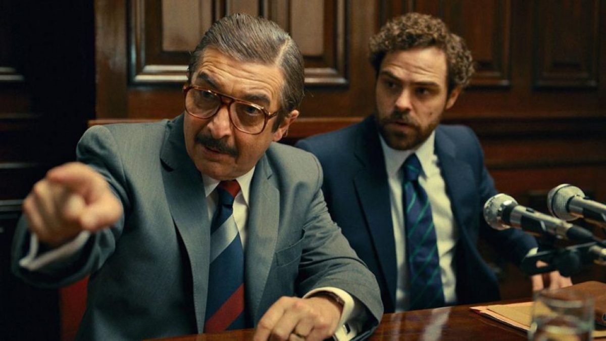 Captura de la escena en tribunales de Ricardo Darin y Peter Lanzani