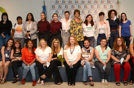 encuentro-mujeres-7M-grupales-900x450-3